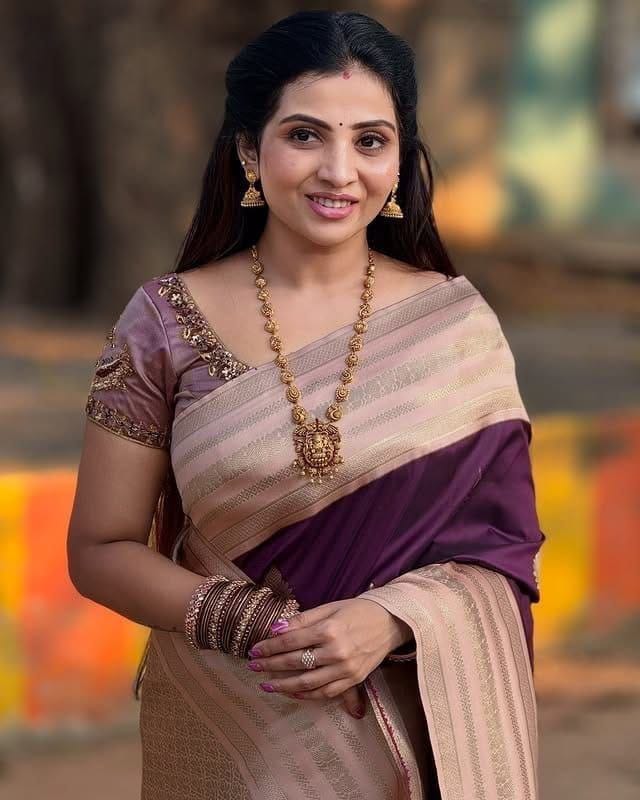 Wine Purple Lichi Silk Jacquard Saree with Rich Pallu