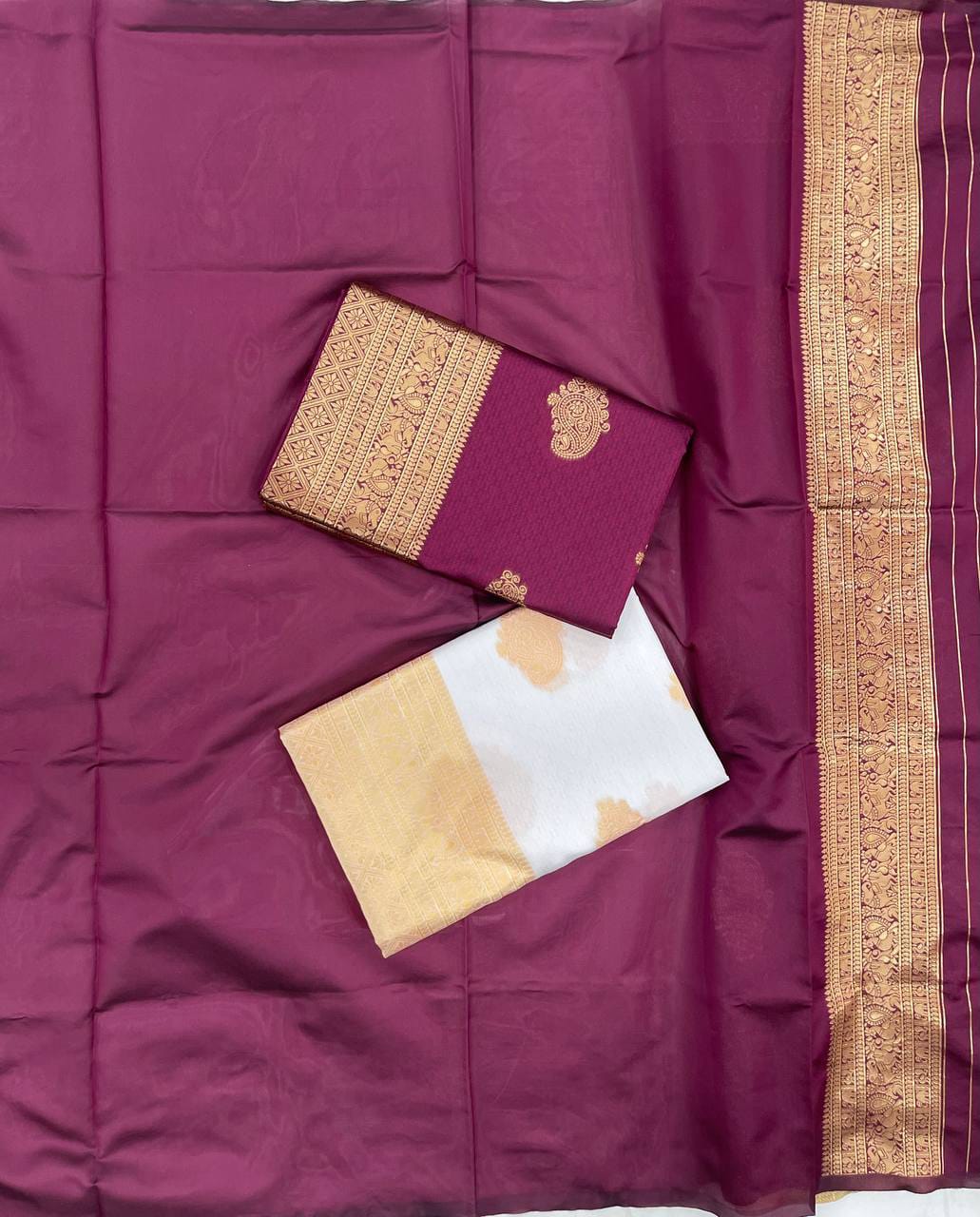 Elegant Kanjeevaram Style Soft Lichi Silk Saree with Rich Zari Pallu & Traditional Jacquard Border