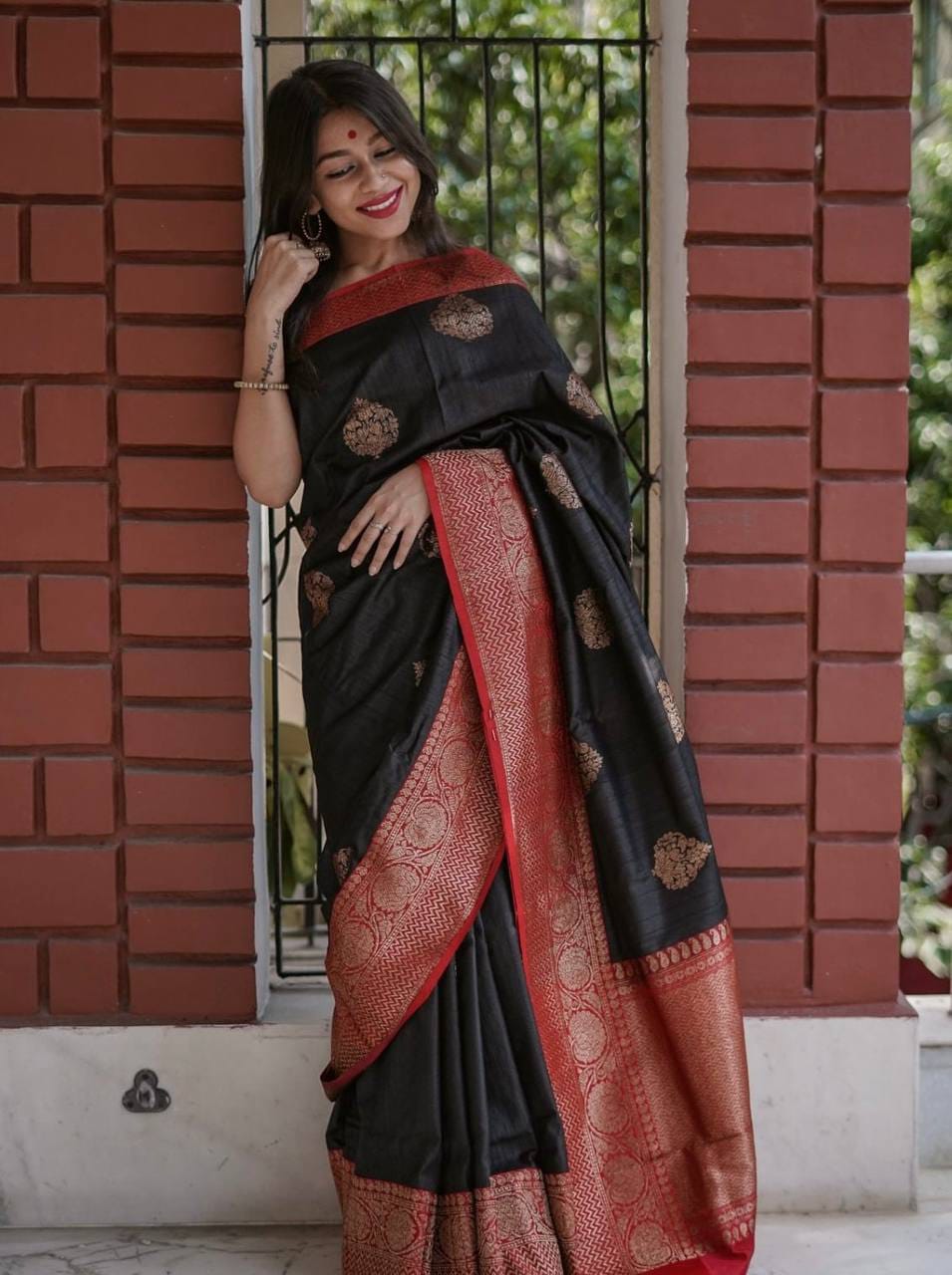 Royal Black Soft Lichi Silk Saree with Maroon Red Contrast Zari Border & Rich Jacquard Pallu