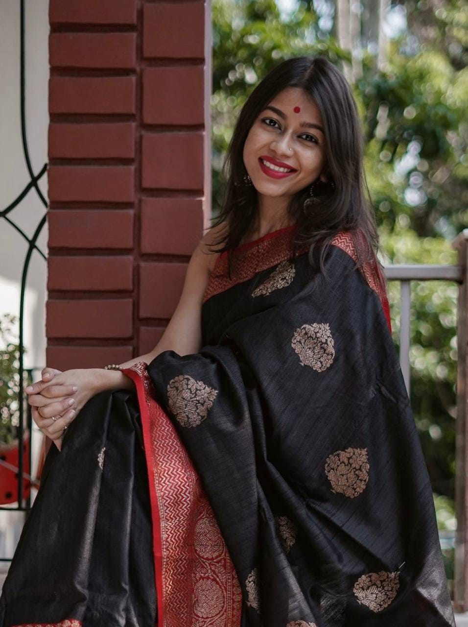 Royal Black Soft Lichi Silk Saree with Maroon Red Contrast Zari Border & Rich Jacquard Pallu